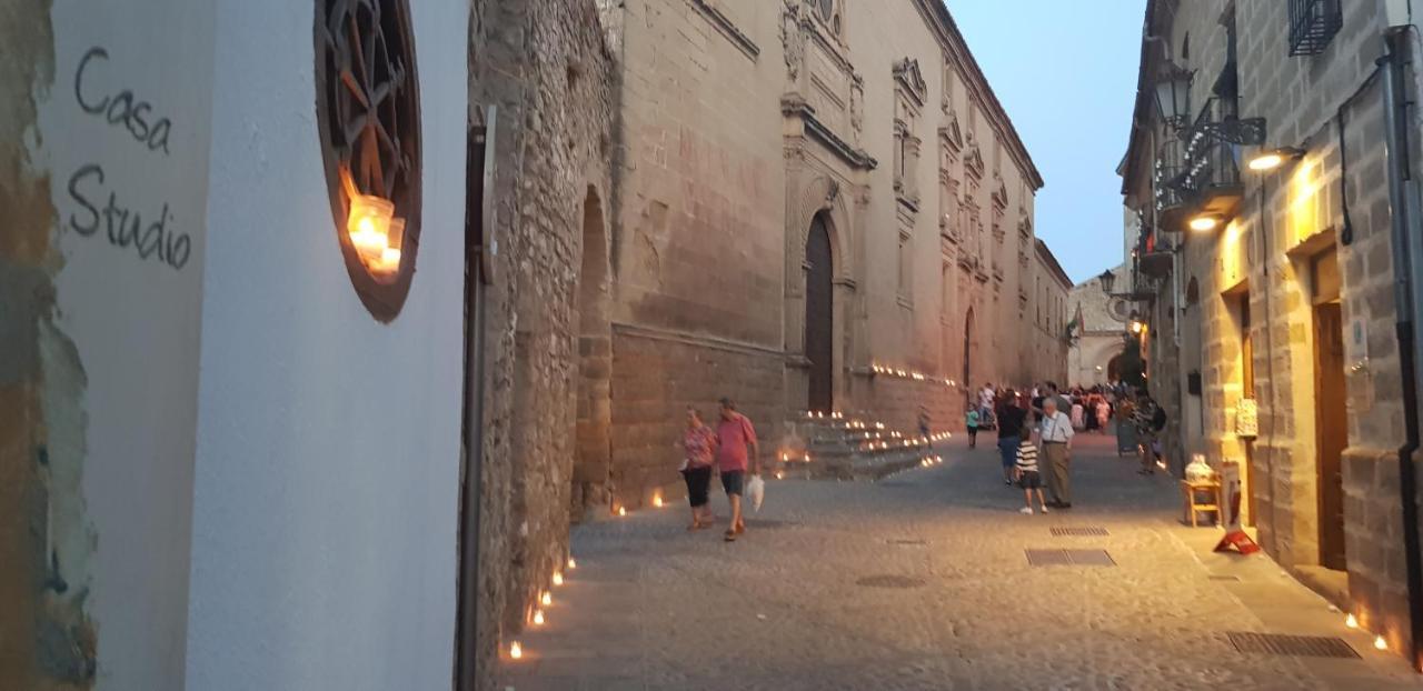 La Casa Del Pintor - Estudio De Arte En Baeza Bagian luar foto